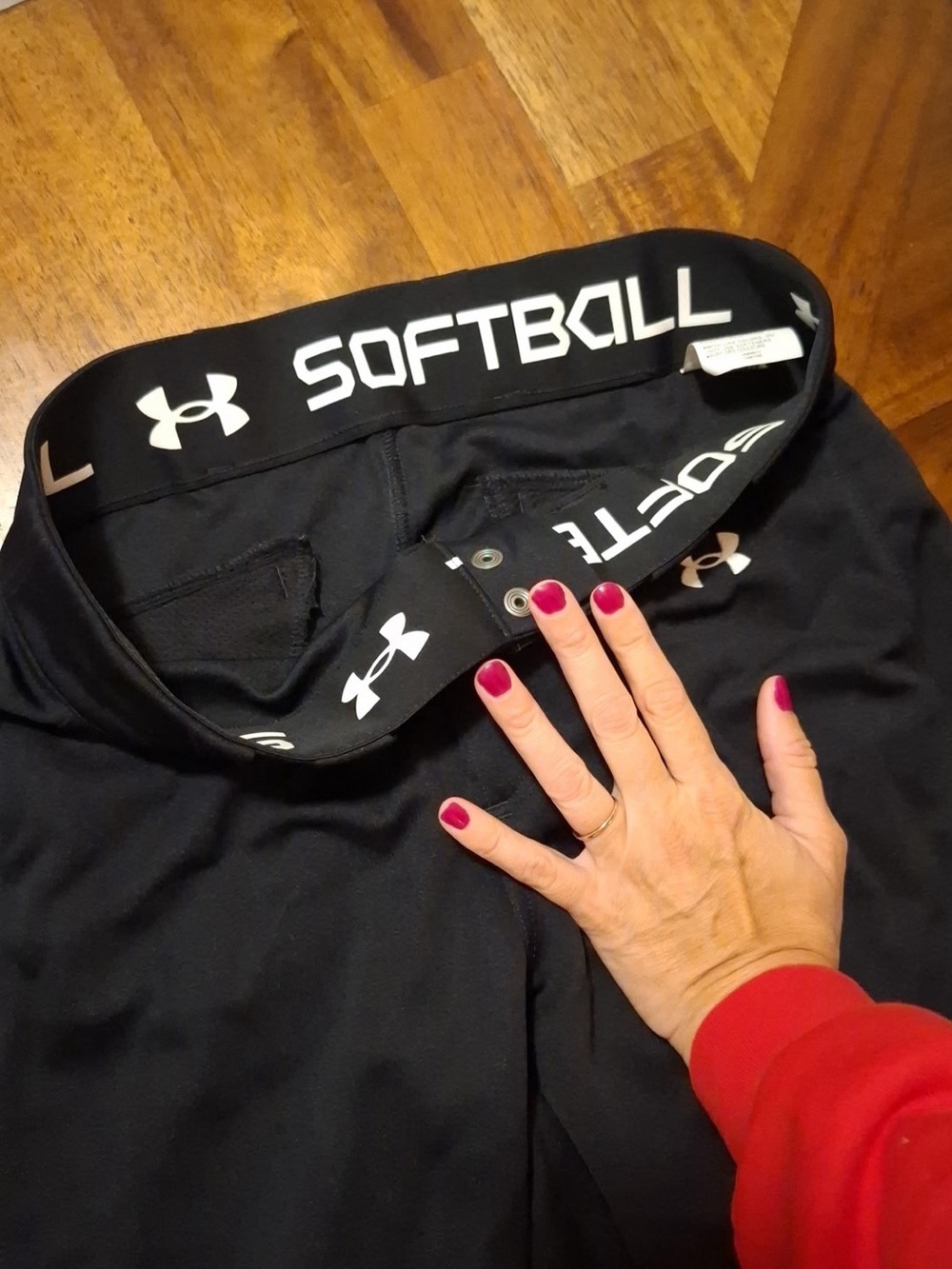 Under Armour women’s black softball pants size M - Picture 2 of 4